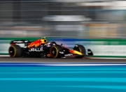 开云官网-包含法拉利逆转索伯车队，佩雷兹状态火热的词条