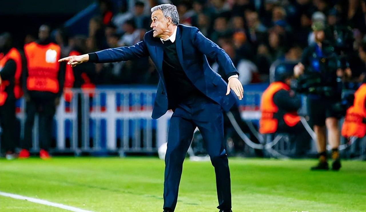 巴黎圣-日耳曼客场胜利，领跑法国顶级联赛的简单介绍