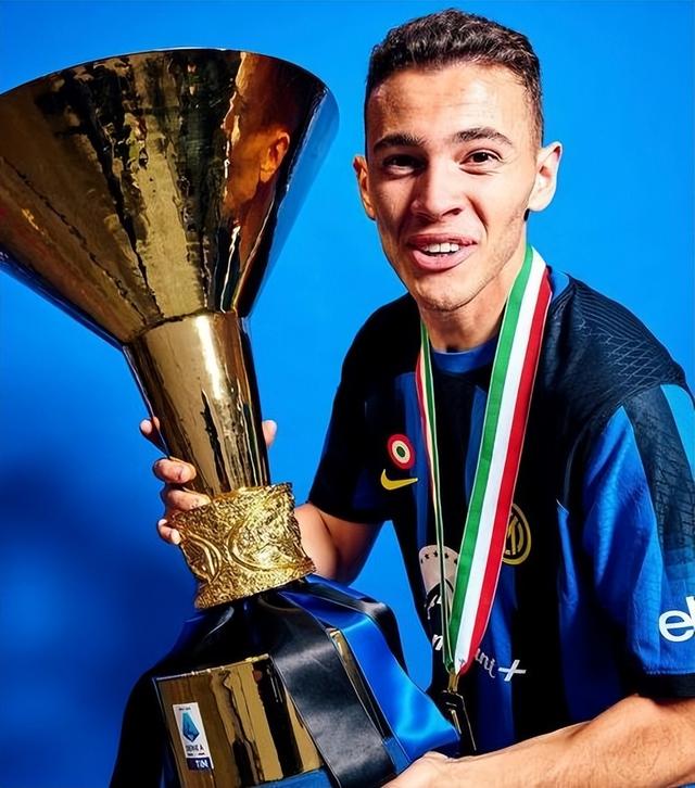 包含沙尔克助教提拔为主帅,球队迎来新气象的词条 包含沙尔克助教提拔为主帅,球队迎来新气象的词条