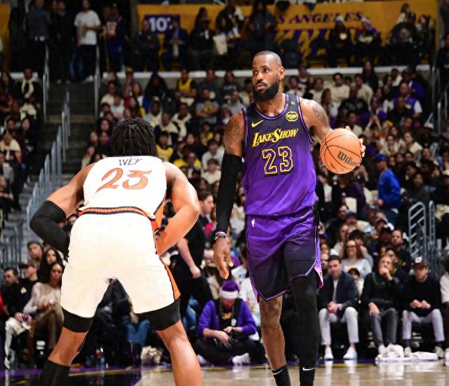 包含广州富力主场失分，反思策略调整亟须的词条