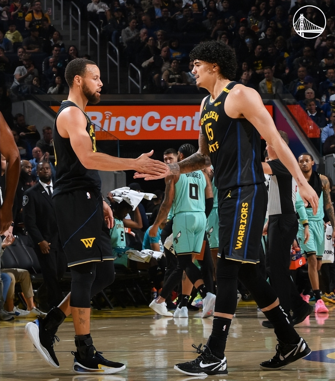 包含勇士主场大胜黄蜂，库里砍下全场最高分的词条