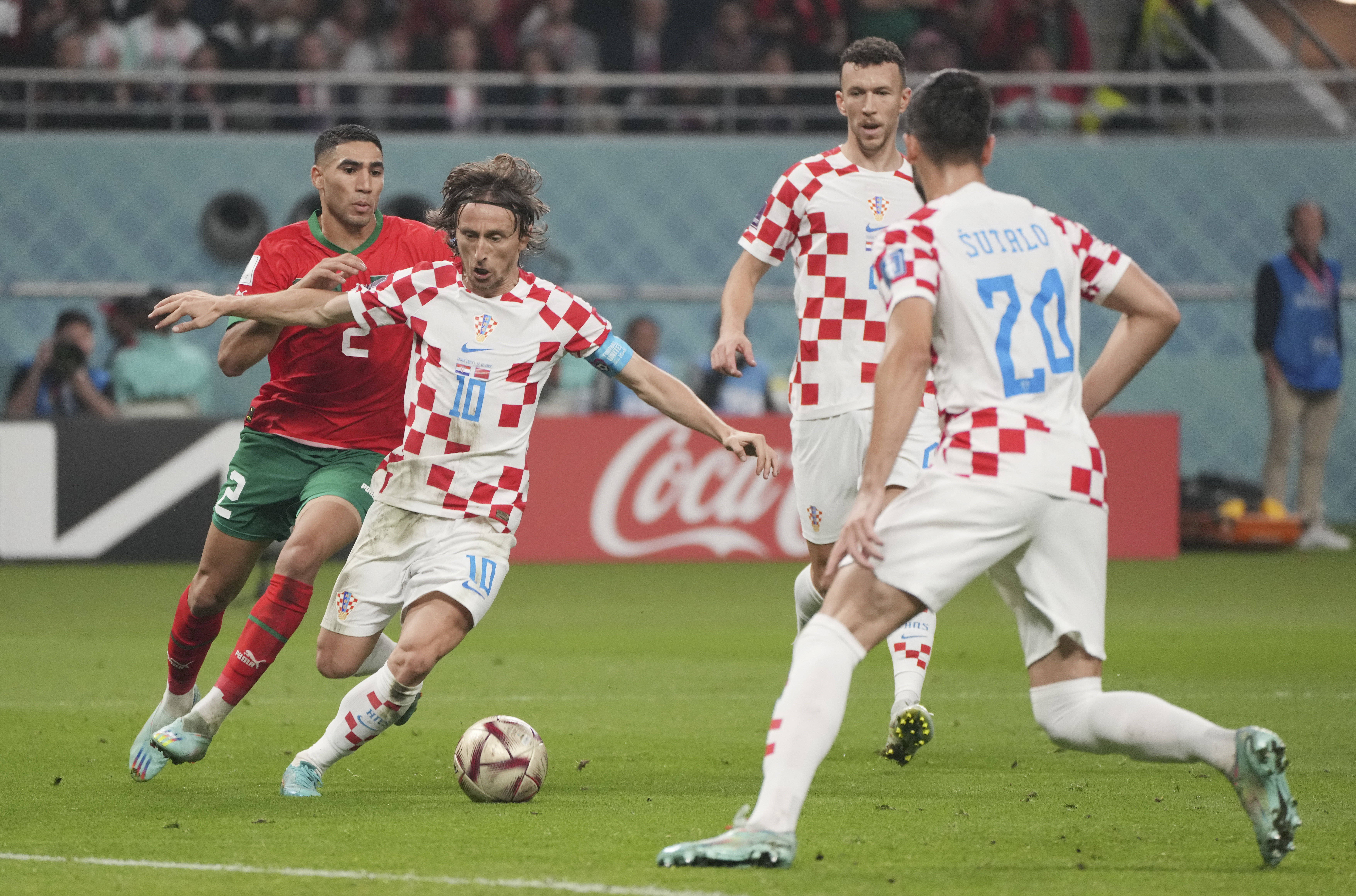 拜仁慕尼黑惨败于巴黎圣日耳曼的欧国联比赛