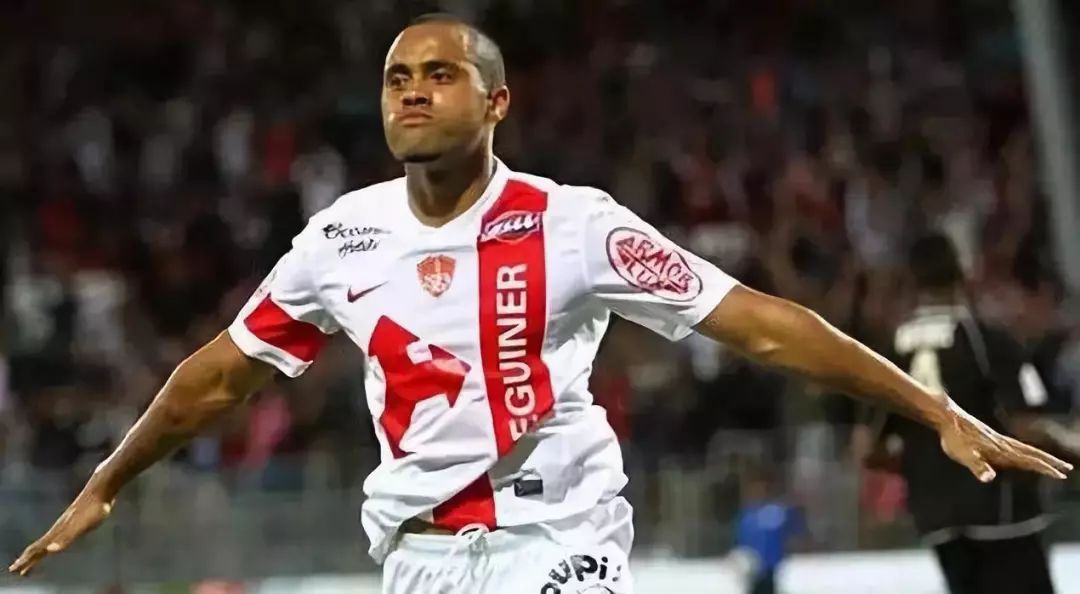 布雷斯特连续不败，排名逐渐上升