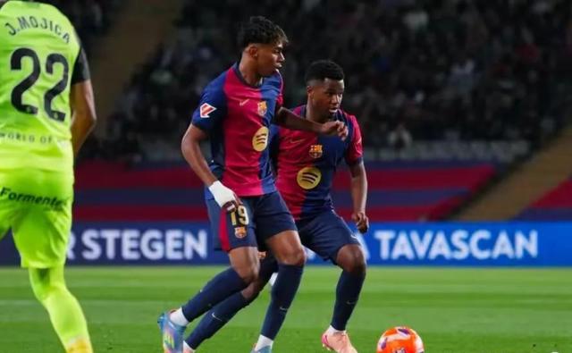 包含意大利劲旅诺坎普球场大捷，锋线火力全开的词条