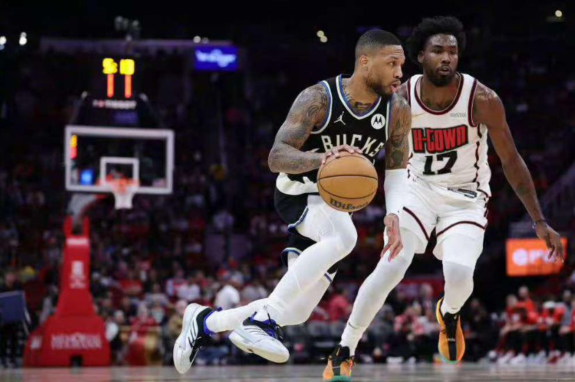 火箭客场击败雄鹿，结束三连败