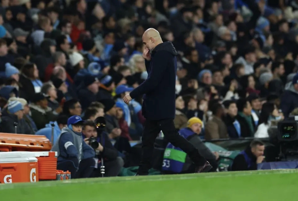 包含欧预赛比赛场上情绪高涨,球员拼尽全力的词条 包含欧预赛比赛场上情绪高涨,球员拼尽全力的词条