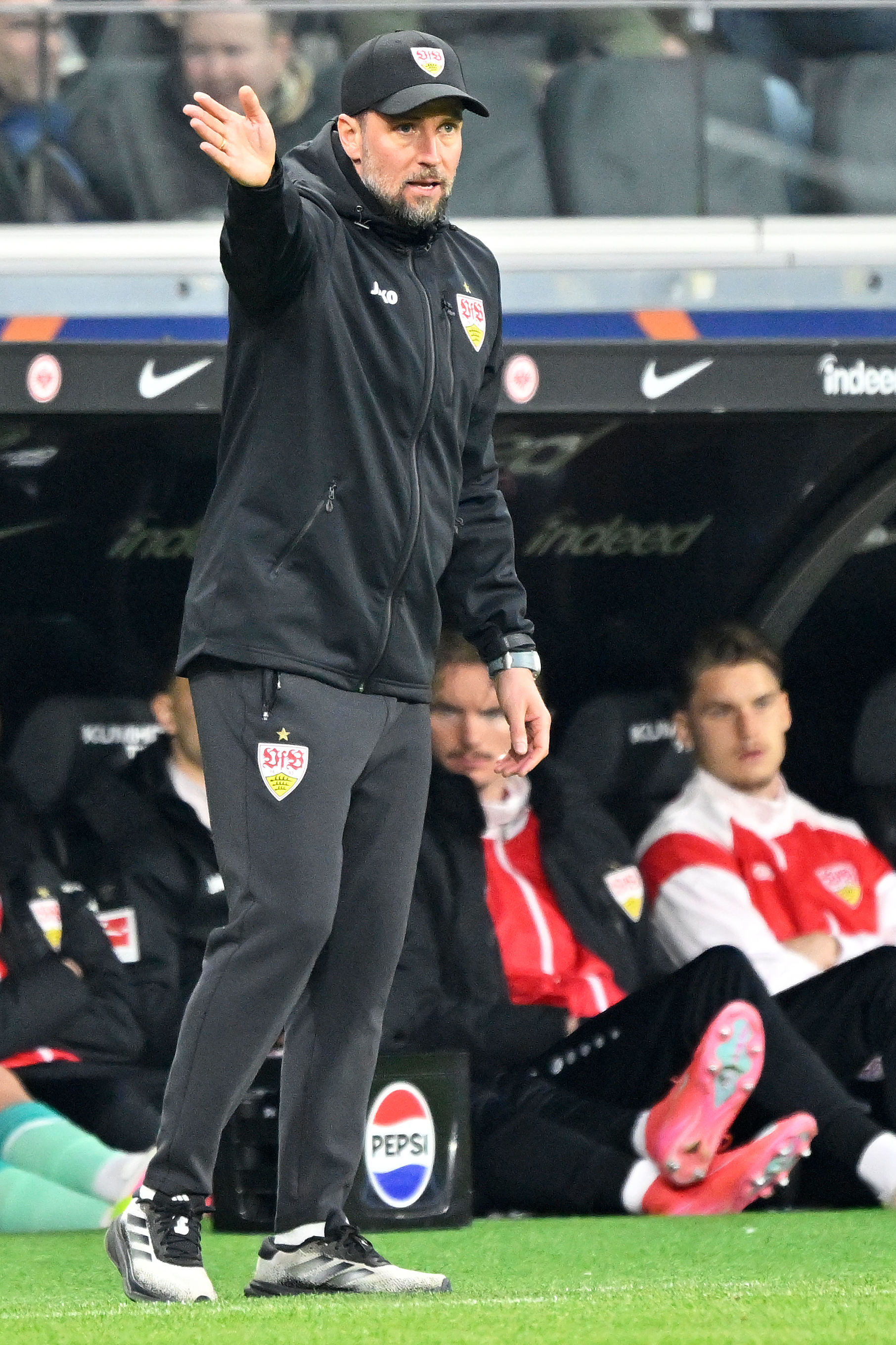 斯图加特球员备战对手，信心满满