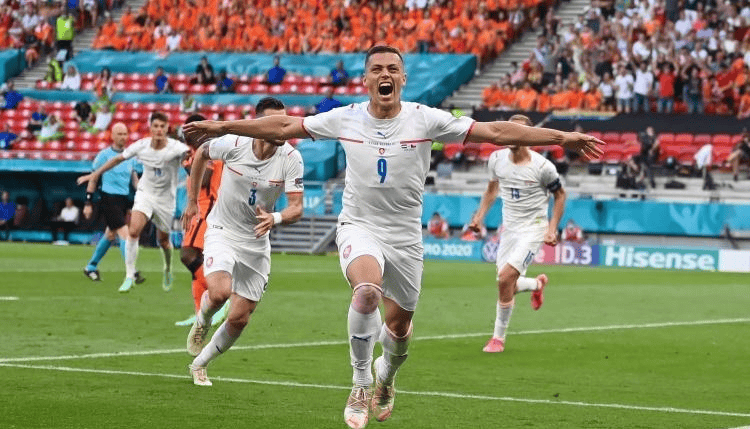 意大利队逆转捷克，预赛晋级希望大增的简单介绍