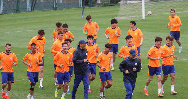 沙尔克遇挑战失利，战绩遭受考验