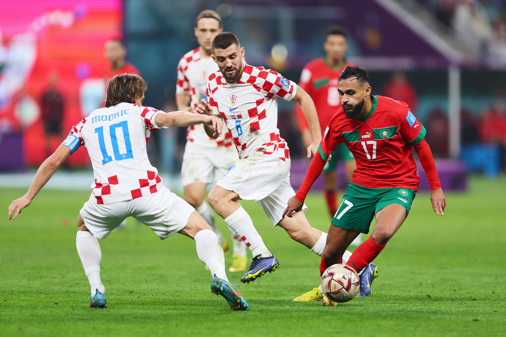 包含克罗地亚队力克保加利亚，晋级欧国联半决赛的词条