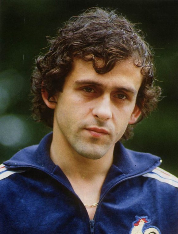 包含门兴格拉德巴赫主帅因言论遭到处罚的词条