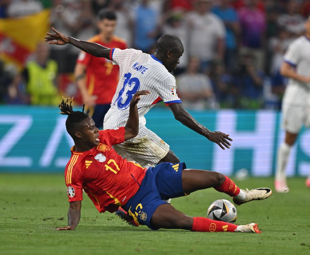 西班牙队成功逆转，晋级欧锦赛半决赛