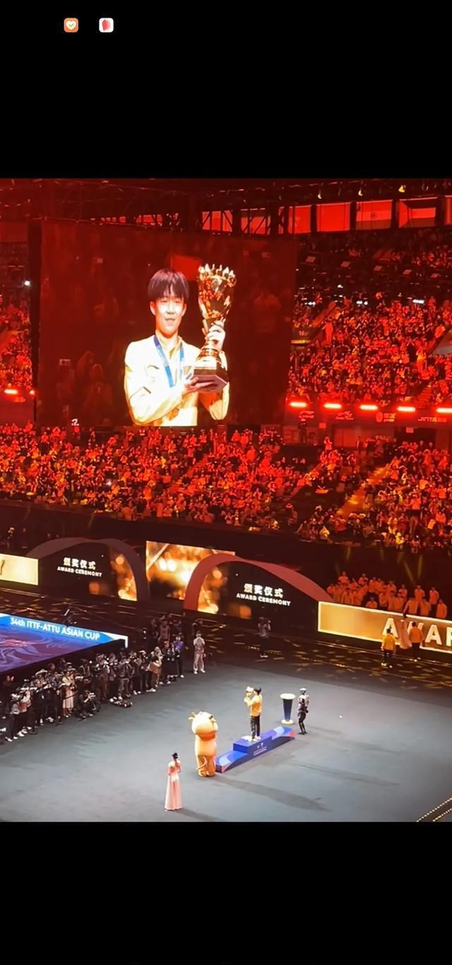 汗水换金！运动员努力付出喜获成功的简单介绍