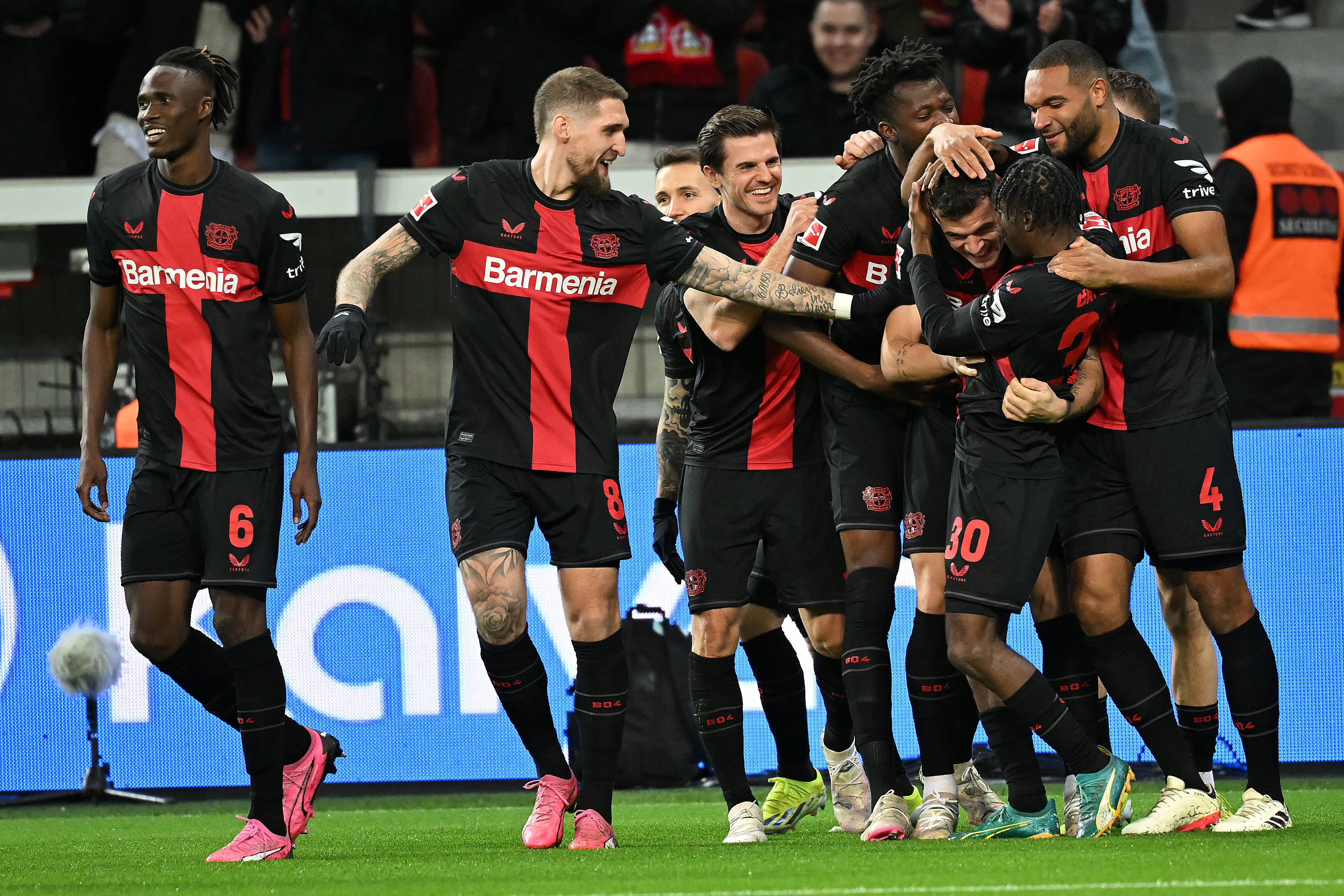 包含谢菲联遭遇连败，保级形势严峻难以翻盘的词条