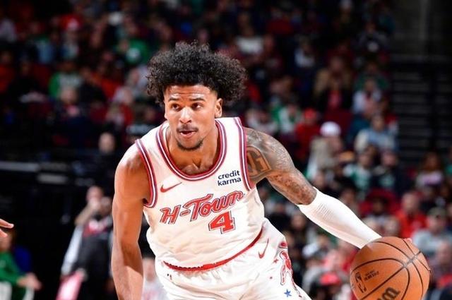 火箭击败黄蜂，豪取四连胜