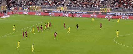 欧预赛绝杀瞬间回放，球员欢庆场面震撼人心的简单介绍