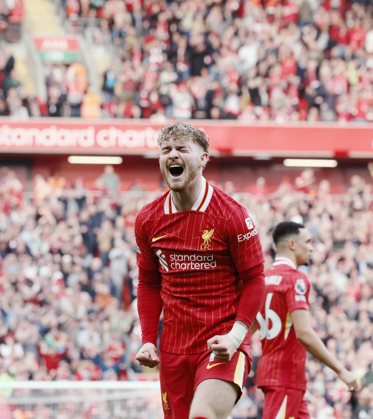 利物浦惊险晋级锁定小组第一