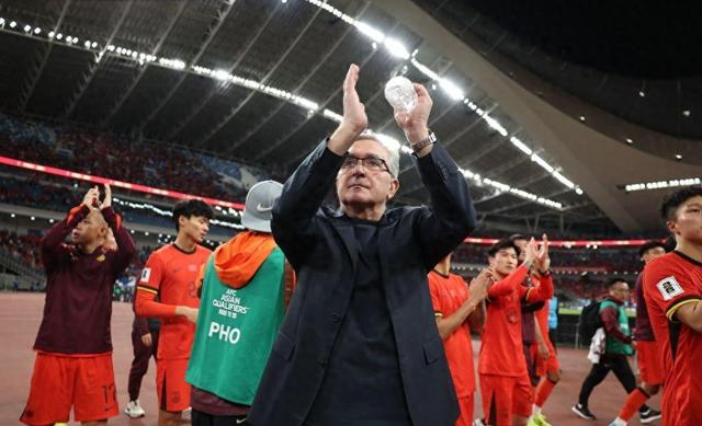 瑞士队遭遇困境，教练神秘回应