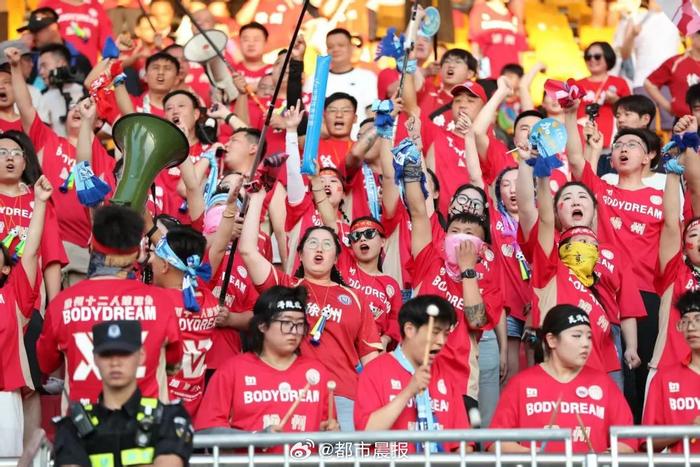 关于精彩对决！两支球队展开激烈角逐的信息