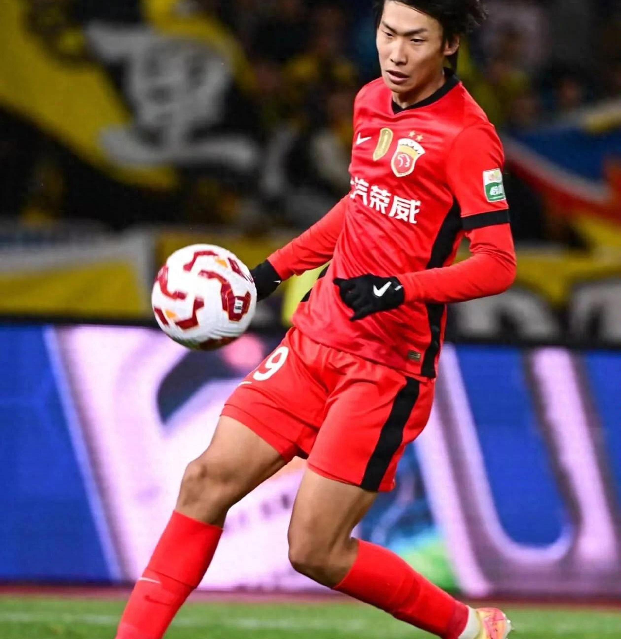 国内足球新闻：球员状态备战表现出色受瞩目的简单介绍