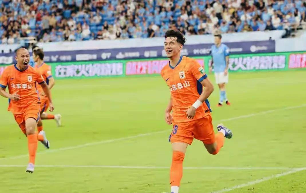 包含临时主帅赛场指挥出色，率队取得胜利的词条