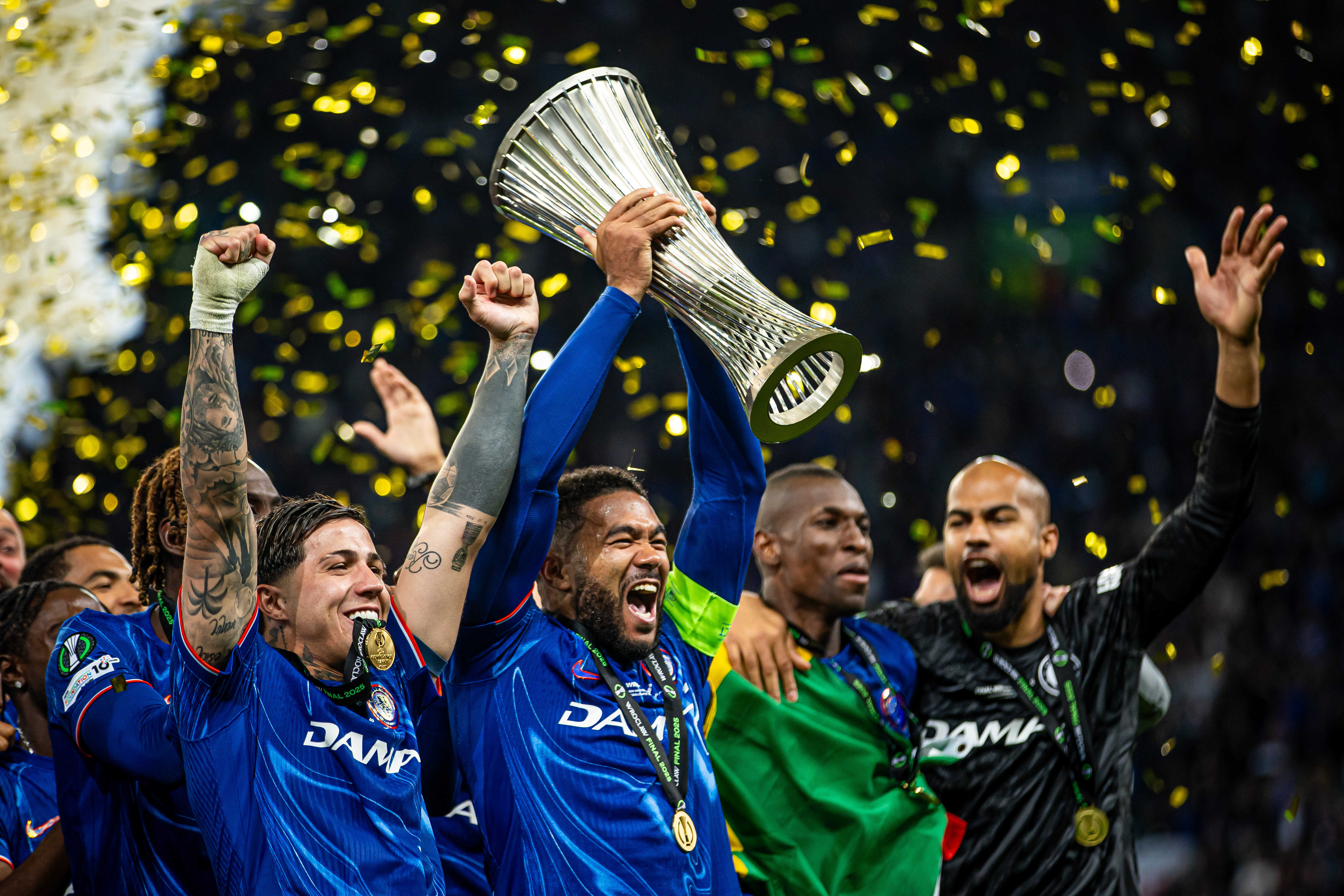 瑞典队逆转战胜晋级欧洲杯四强赛