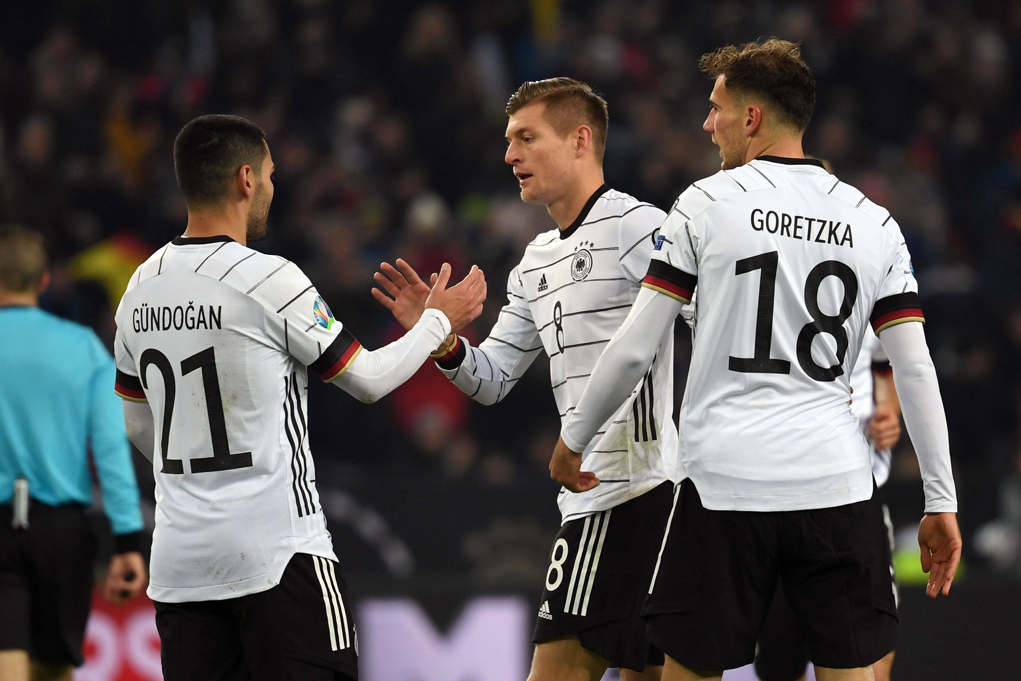 瑞士国家队备战德国，期待取得胜利晋级世预赛的简单介绍