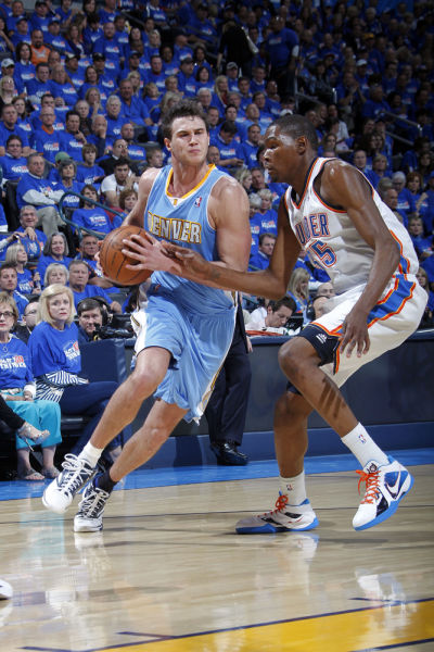 关于澳大利亚男篮强势雄鹿，加里纳利统治全场的信息