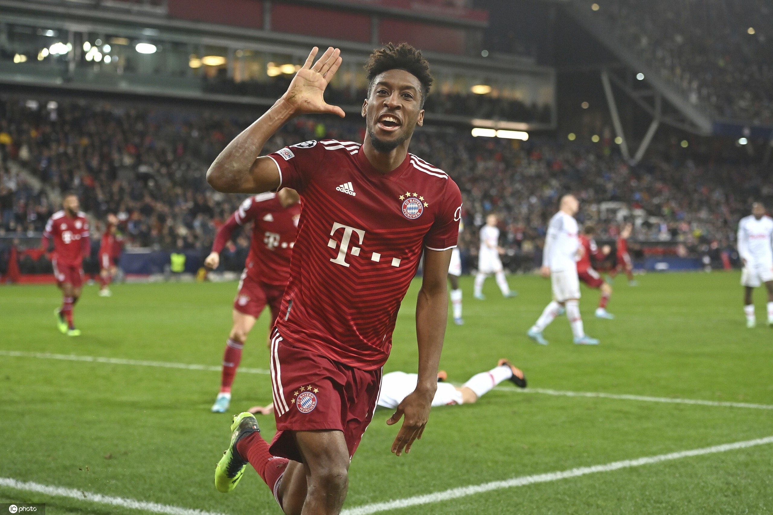 关于罗马强势巴黎，穆勒送出助攻的信息